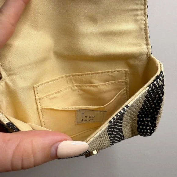New Day Straw Bracelet Bag - Picture 8 of 8